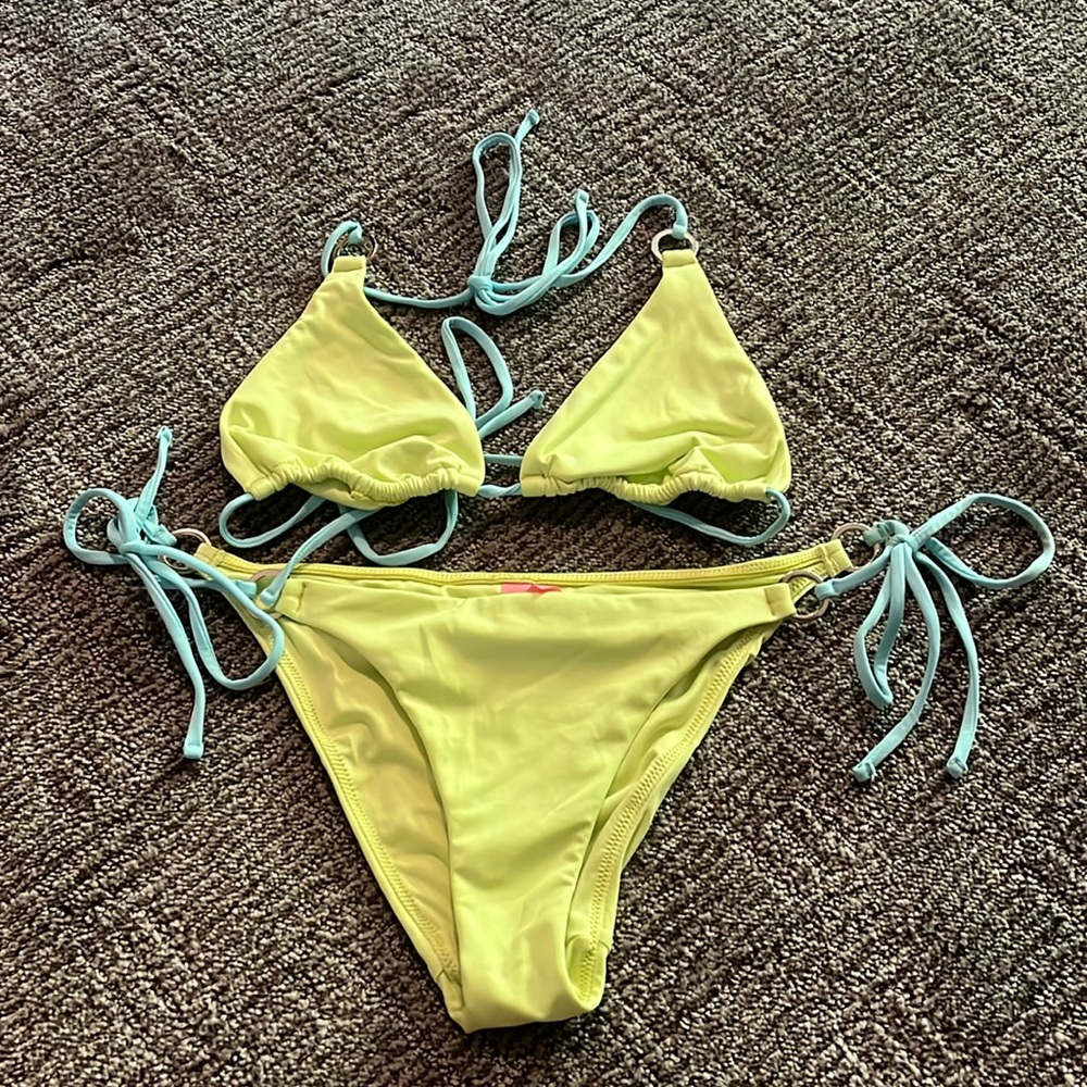 New Victoria’s Secret small bikini.